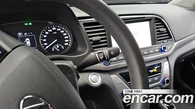 Hyundai AVANTE 2018 — photo 25