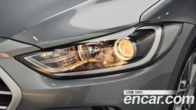 Hyundai AVANTE 2018 — photo 8