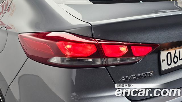 Hyundai AVANTE 2018 — photo 9