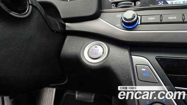 Hyundai AVANTE 2018 — photo 29