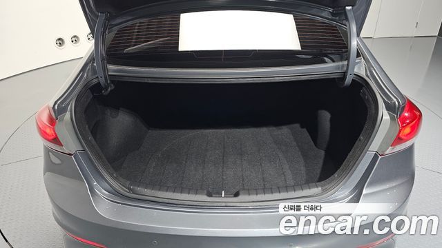 Hyundai AVANTE 2018 — photo 30