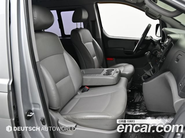 Hyundai Starex 2012 — photo 10