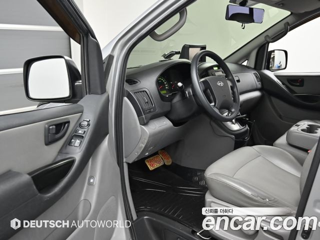 Hyundai Starex 2012 — photo 11