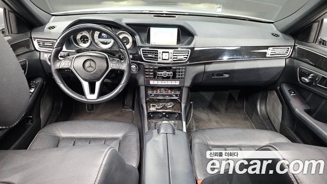 Mercedes-Benz E-Class 2014 — photo 10