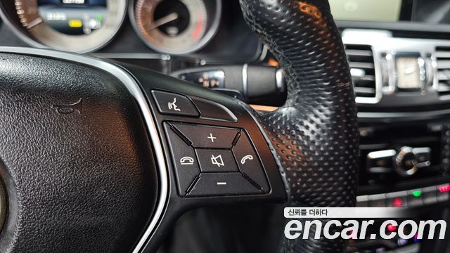 Mercedes-Benz E-Class 2014 — photo 24