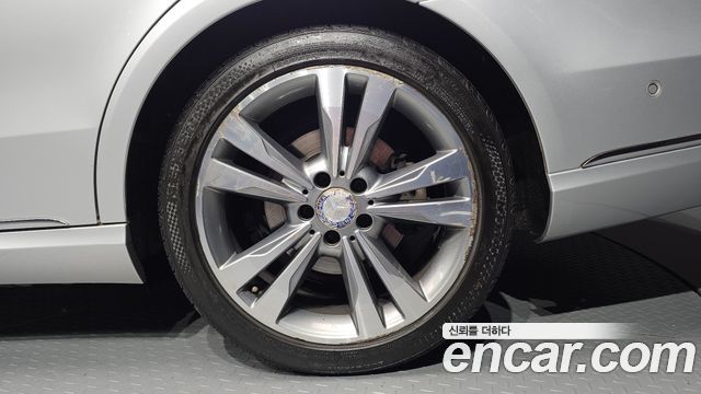 Mercedes-Benz E-Class 2014 — photo 7