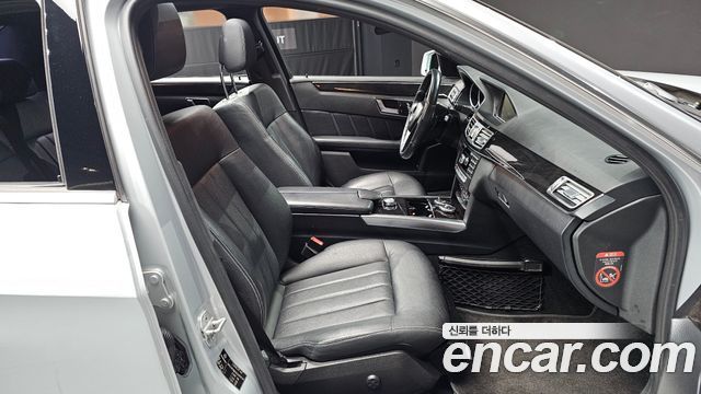 Mercedes-Benz E-Class 2014 — photo 16