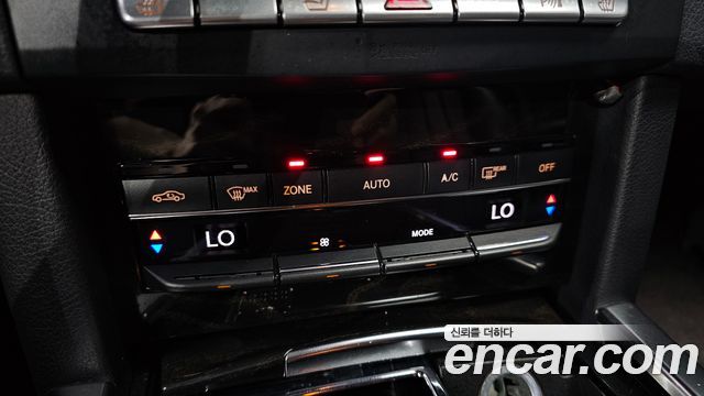 Mercedes-Benz E-Class 2014 — photo 27