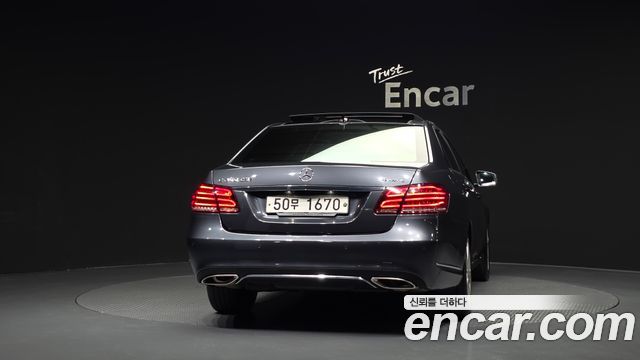 Mercedes-Benz E-Class 2014 — photo 4