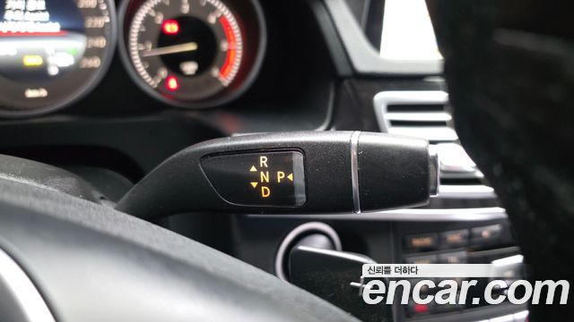 Mercedes-Benz E-Class 2014 — photo 9