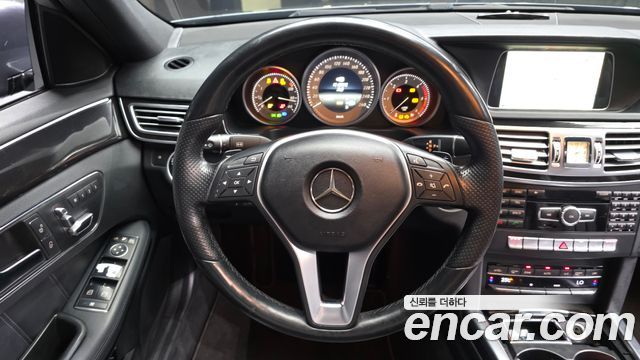Mercedes-Benz E-Class 2014 — photo 13