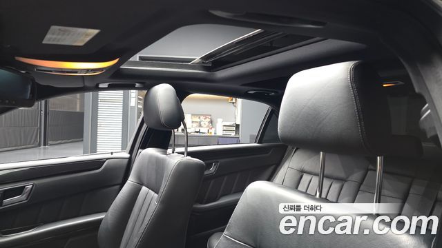 Mercedes-Benz E-Class 2014 — photo 17