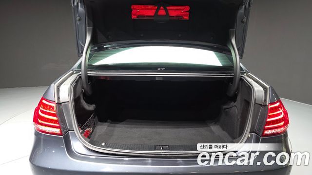 Mercedes-Benz E-Class 2014 — photo 20