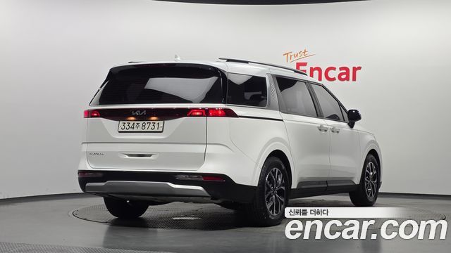 Kia Canival 2023 — photo 2