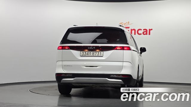 Kia Canival 2023 — photo 4
