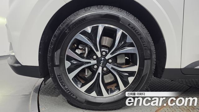 Kia Canival 2023 — photo 5