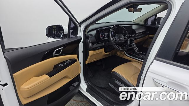 Kia Canival 2023 — photo 10