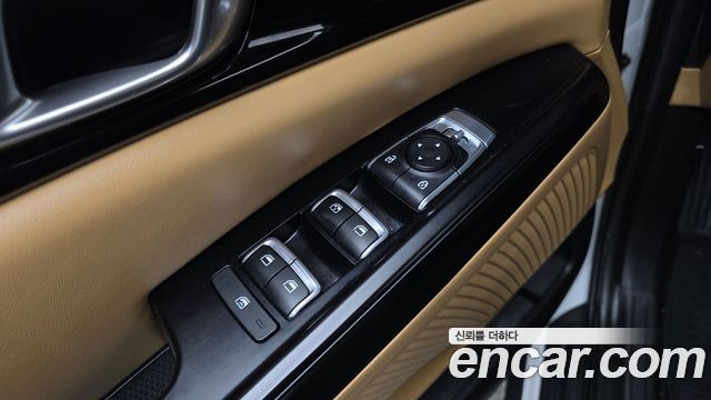 Kia Canival 2023 — photo 12