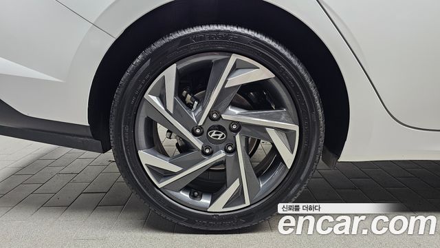 Hyundai AVANTE 2024 — photo 5