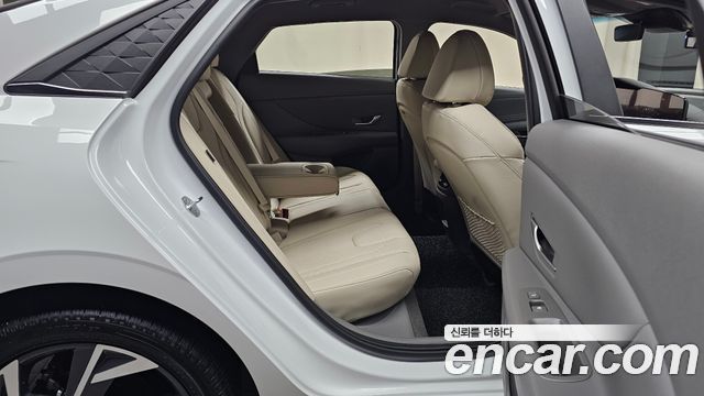 Hyundai AVANTE 2024 — photo 17
