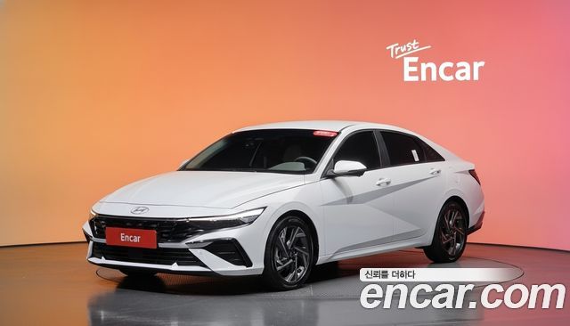 Hyundai AVANTE 2024 — photo 1