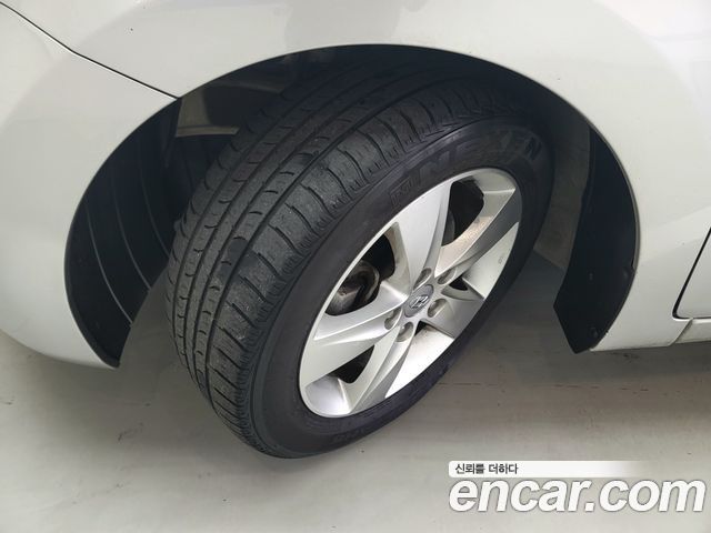 Hyundai AVANTE 2014 — photo 5