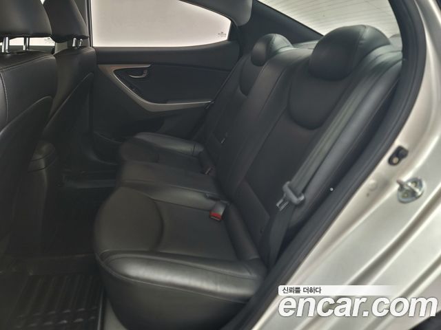 Hyundai AVANTE 2014 — photo 11