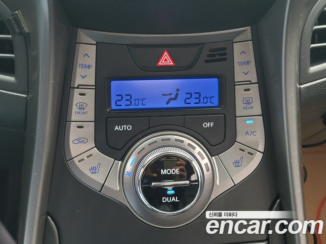 Hyundai AVANTE 2014 — photo 15