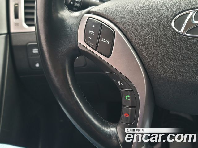 Hyundai AVANTE 2014 — photo 20