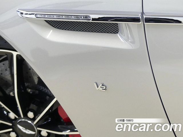 Aston Martin DB9 2016 — photo 3