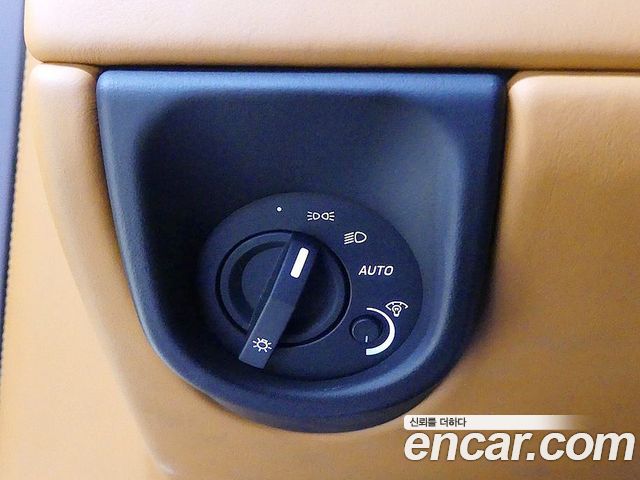 Aston Martin DB9 2016 — photo 10