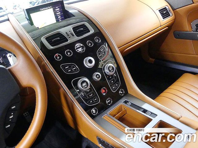Aston Martin DB9 2016 — photo 13