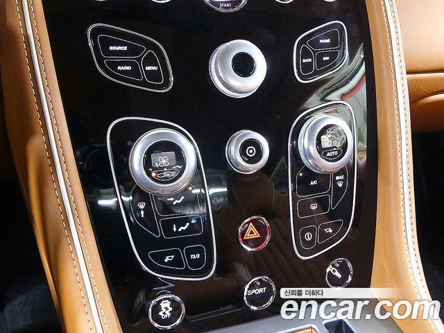 Aston Martin DB9 2016 — photo 15