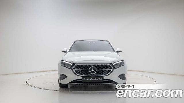 Mercedes-Benz E-Class 2026 — photo 3