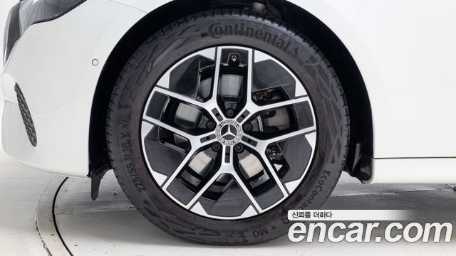 Mercedes-Benz E-Class 2026 — photo 5