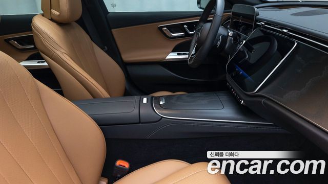 Mercedes-Benz E-Class 2026 — photo 9