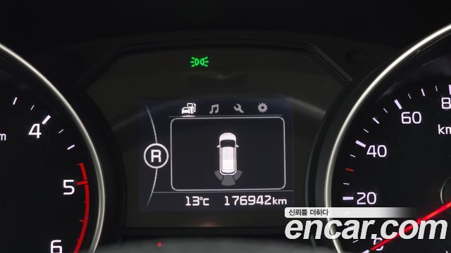 Kia Canival 2015 — photo 16