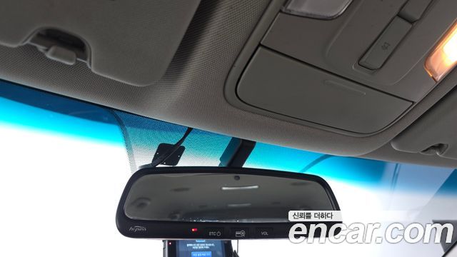 Kia Canival 2015 — photo 19