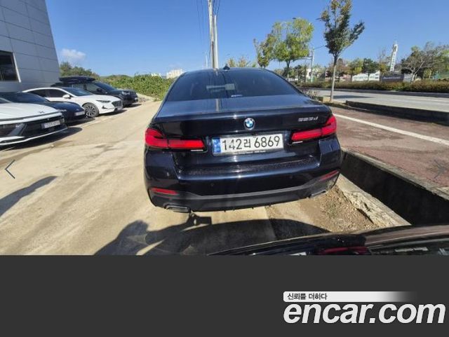 BMW 5-Series 2023 — photo 3