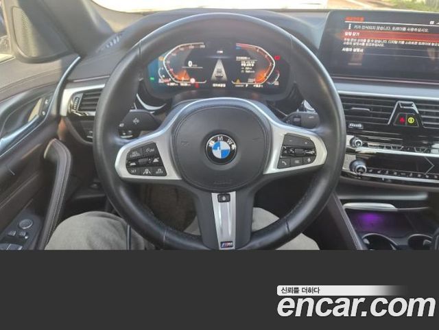 BMW 5-Series 2023 — photo 6