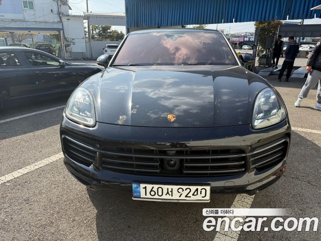 Porsche Cayenne 2022 — photo 1