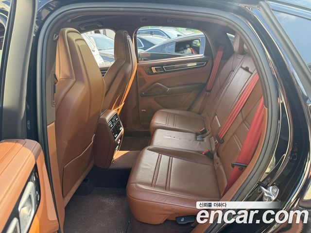 Porsche Cayenne 2022 — photo 7