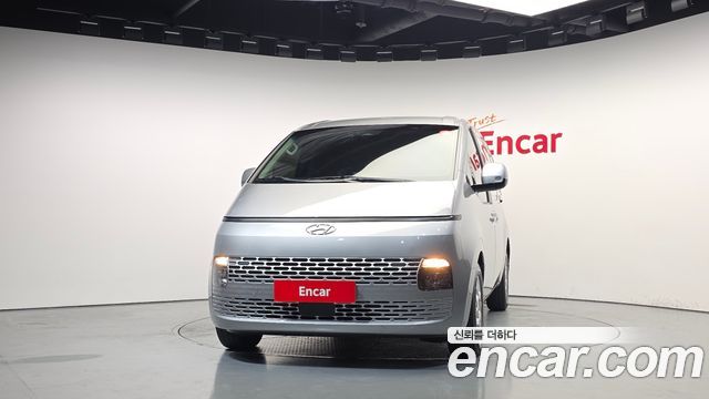 Hyundai Staria 2023 — photo 3