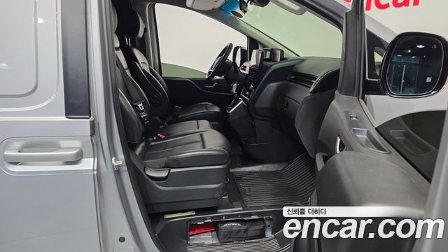 Hyundai Staria 2023 — photo 11