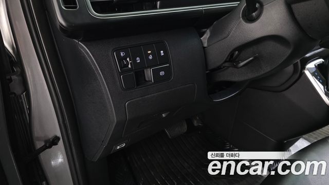 Hyundai Staria 2023 — photo 14
