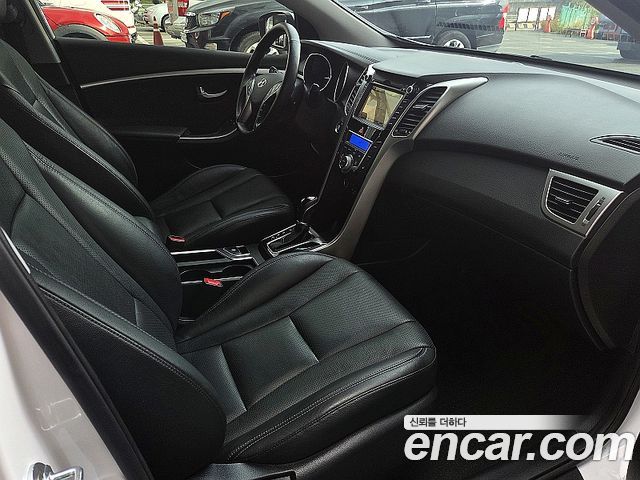 Hyundai i30 2016 — photo 9