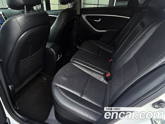 Hyundai i30 2016 — photo 10