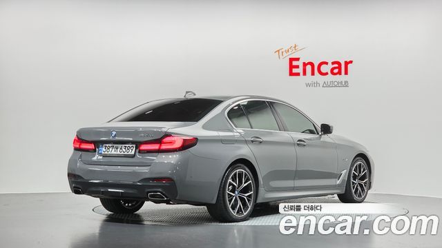 BMW 5-Series 2022 — photo 2