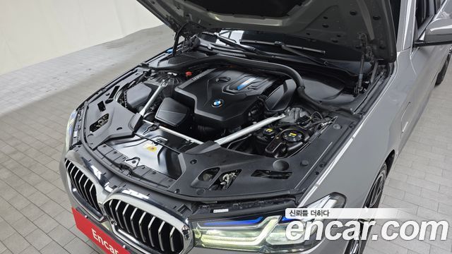 BMW 5-Series 2022 — photo 6