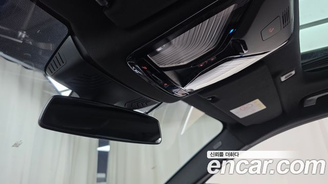 BMW 5-Series 2022 — photo 24